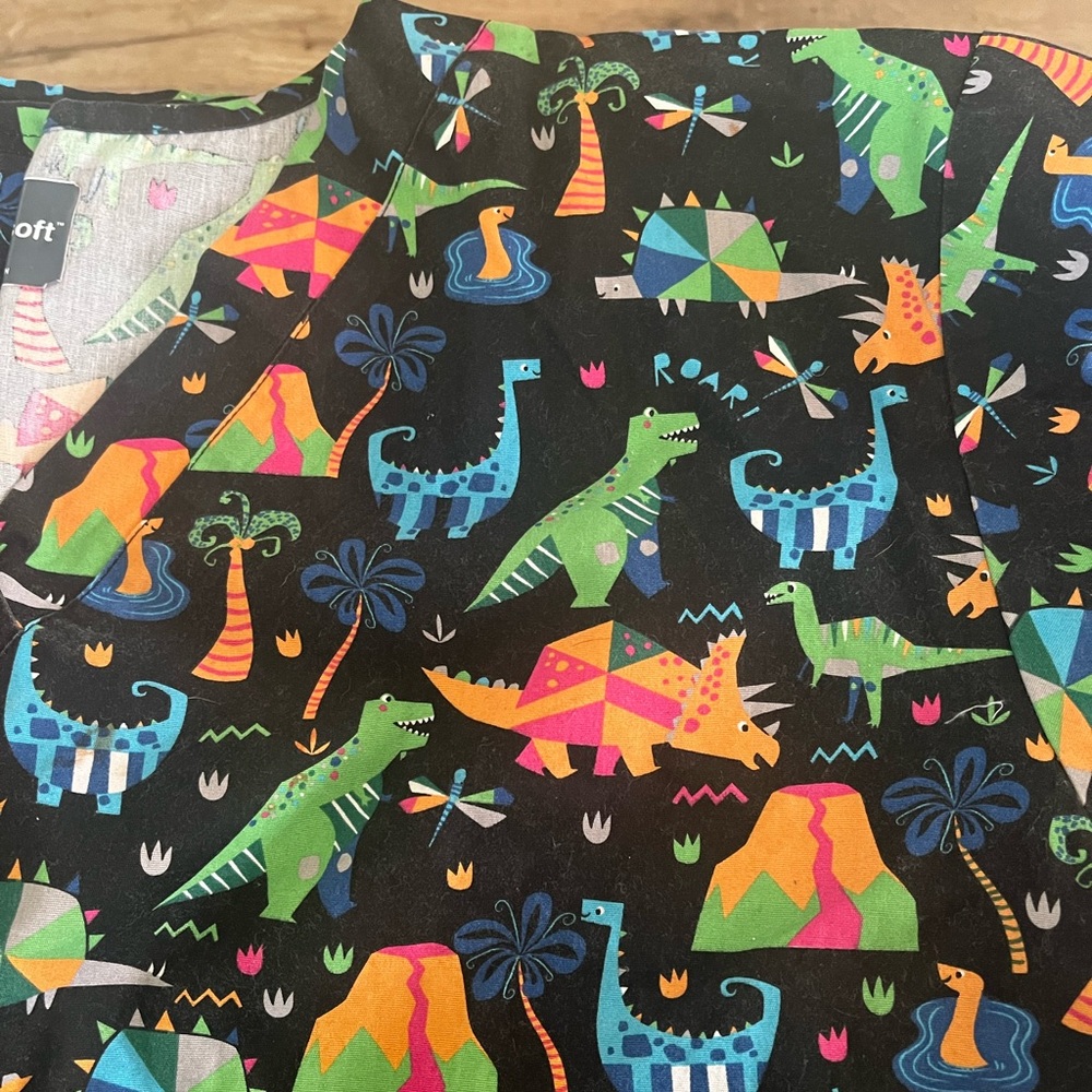 UA buttersoft scrub top